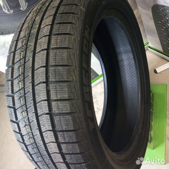 Tracmax X-Privilo S360 245/40 R19 98S