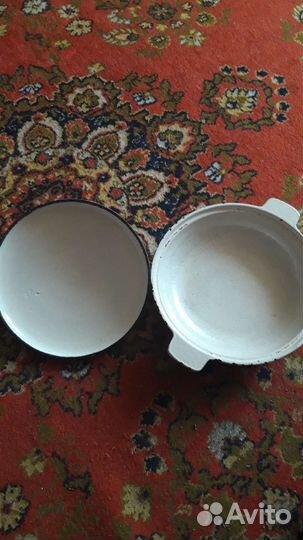 Чугунная сковорода с крышкой