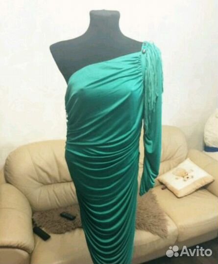 Платье праздничное меняю на киндер яйца