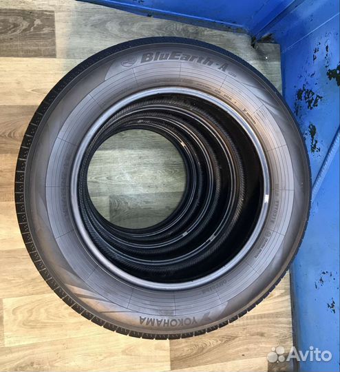 Yokohama BluEarth AE50 SUV 215/65 R17