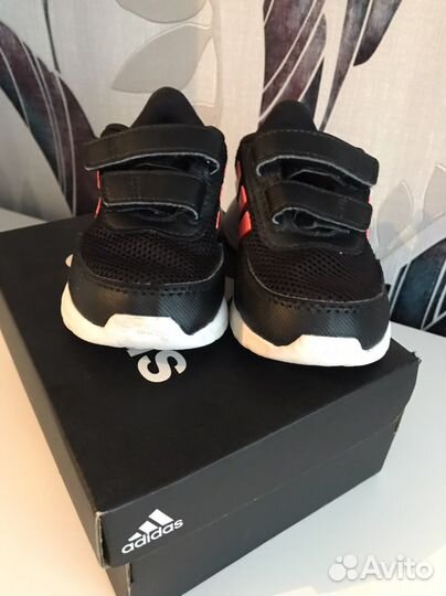 Кроссовки adidas