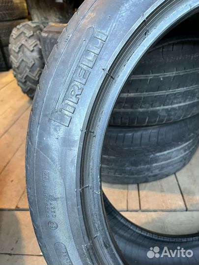 Pirelli P Zero 245/45 R19 и 275/40 R19 105Y