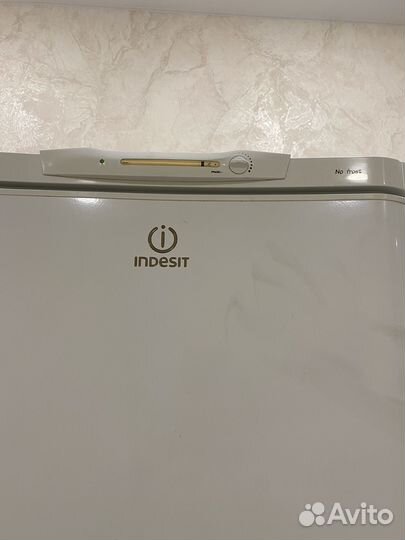Холодильник indesit