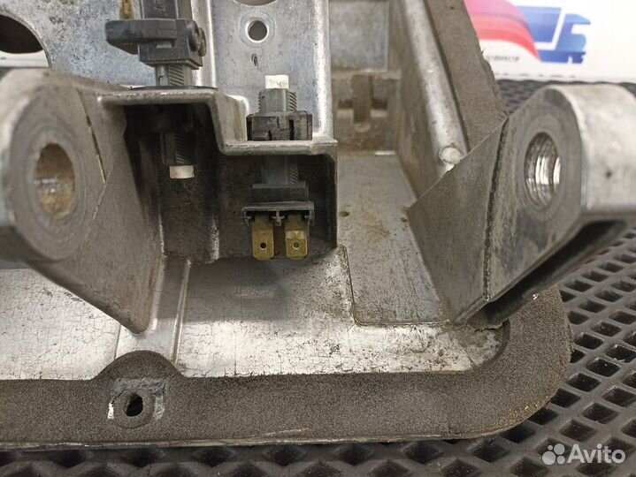 Кронштейн педального узла