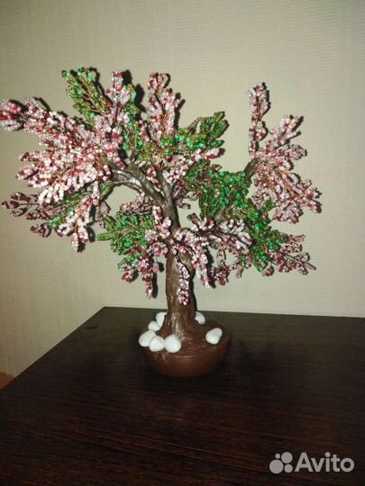 Сакура из бисера отличный подарок