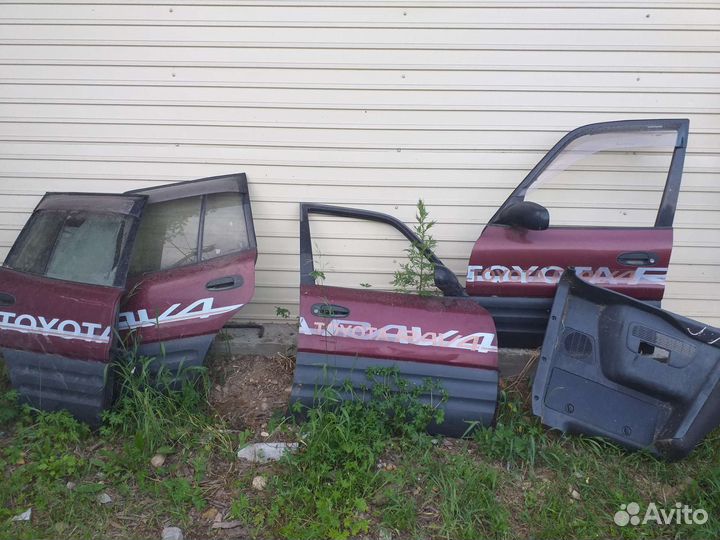 Двери от Тойоты Раф4 1 поколения 1996 год