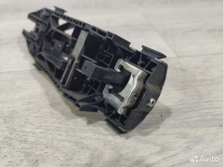 Ручка двери передняя правая Volkswagen Polo Sed