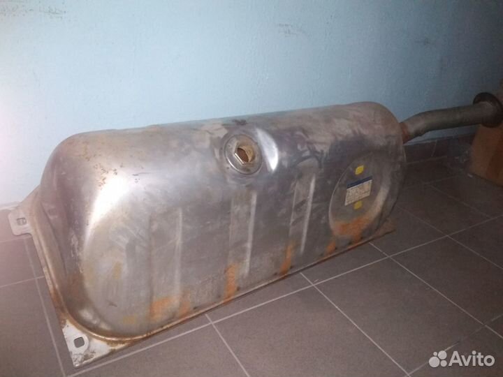 Топливный бак w140