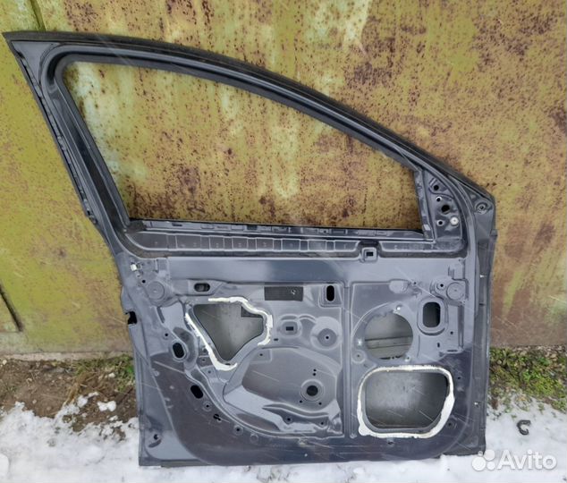 Дверь передняя левая Renault Megane 3