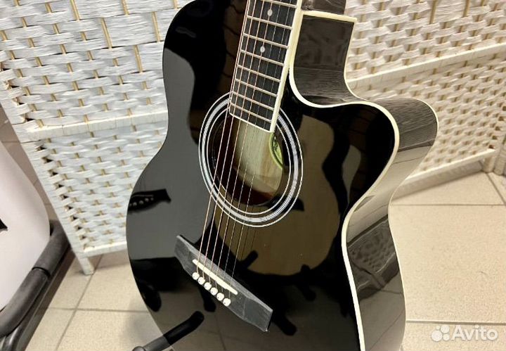 Акустическая гитара