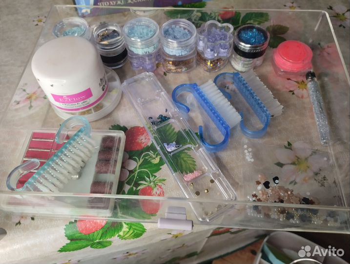 Для дизайна ногтей