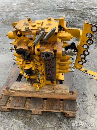 Гидрораспределитель основной Komatsu PC400-7