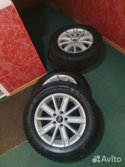 Michelin X-Ice North 4 215/65 R16 102T