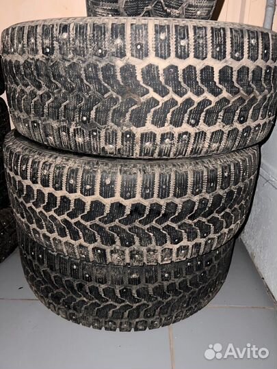 Yokohama Ice Guard IG10 215/60 R16