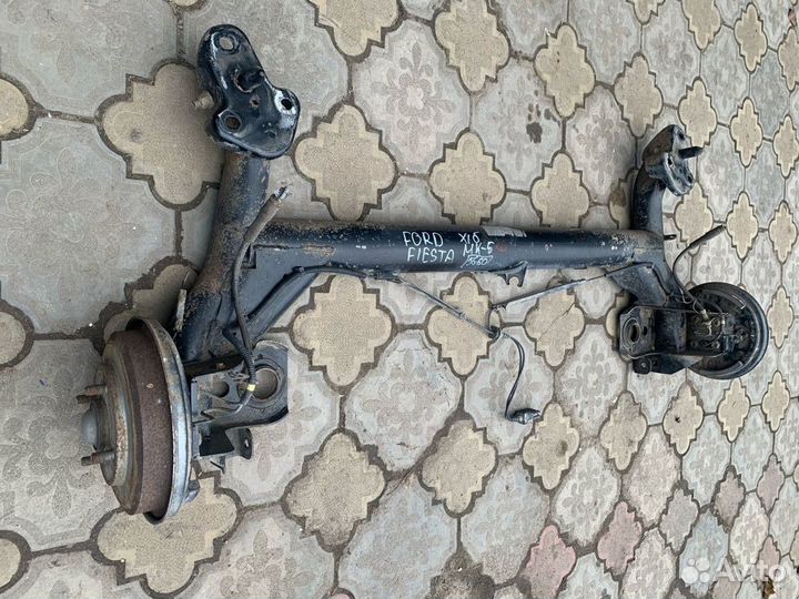 Задняя балка Ford Fiesta mk5 в сборе 5660