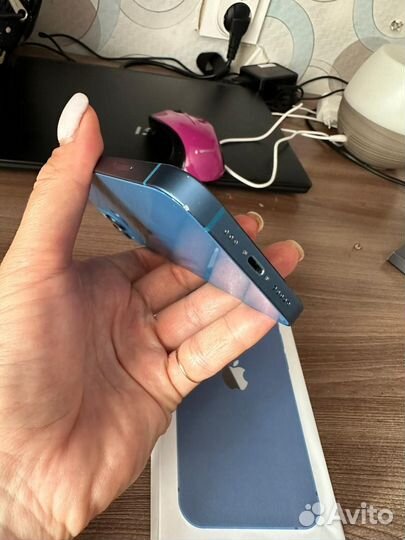 Телефон iPhone13