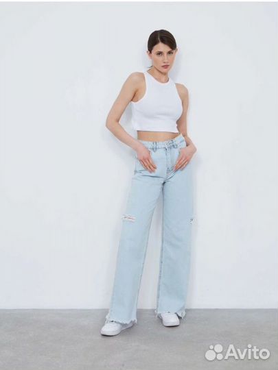 Джинсы на высокой посадке с разрезами