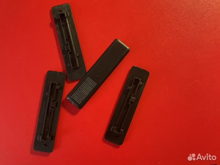 Загулшки в крышу на mazda