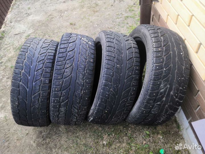Cooper Zeon ZPT 215/55 R18