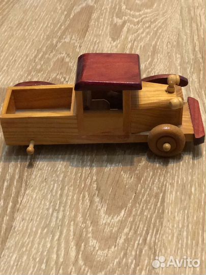 Машинка игрушка