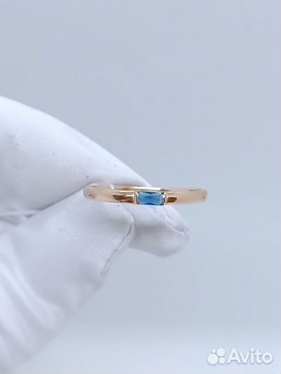 Золотое кольцо с фианитом 18р