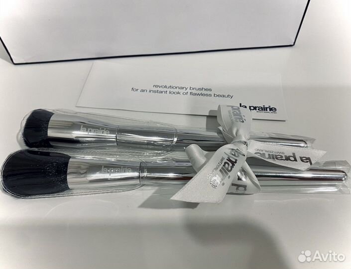Кисти La prairie (набор из 2х штук)
