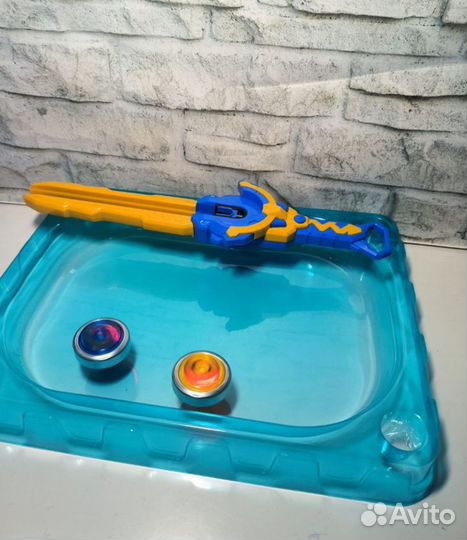 Инфинити Надо Арена, Меч, 2 светящихся волчка