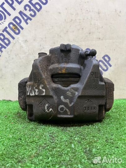 Суппорт передний левый Renault Megane 3 хэтчбек