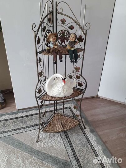 Подставка кованая