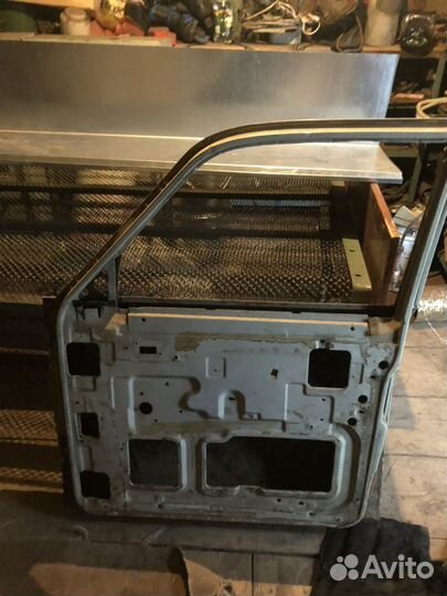 Дверь от Волги 2410