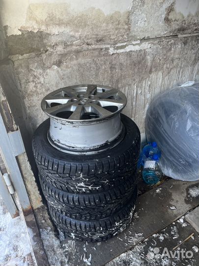 Колеса 215/55 R17 на дисках Toyota