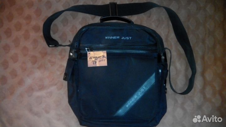 Продам новую чёрную сумку с ремнём через плечо