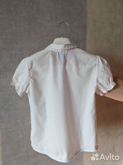 Белая школьная рубашечка 128 размер на девочку