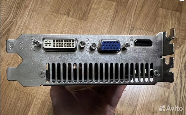 Видеокарта nvidia GeForce GTX 550 Ti 1GB