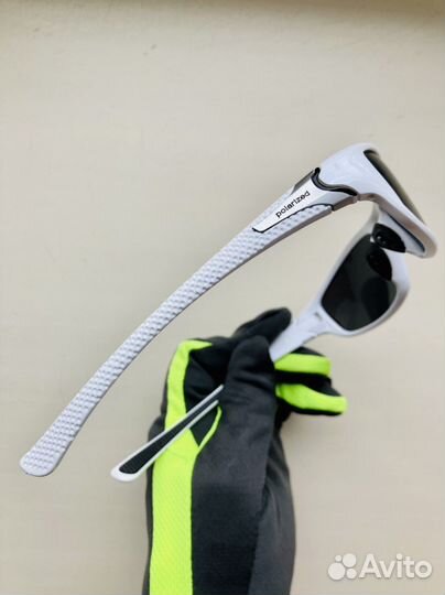 Спортивные поляризационные очки белые