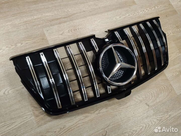 Решетка радиатора Mercedes GL X164 AMG