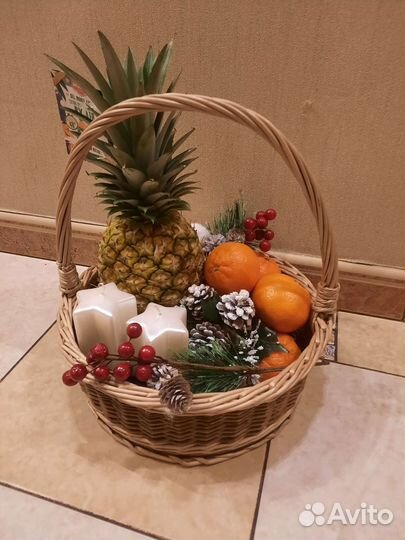 Плетеные из натуральной лозы подарочные корзины