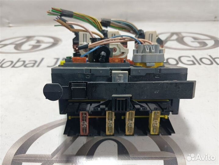 Блок предохранителей под капот Peugeot 308 T7