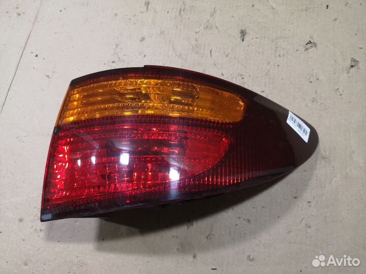 Фонарь правый Toyota Estima ACR30W