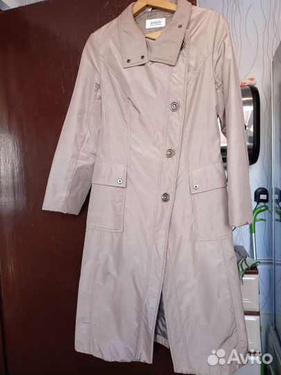 Плащ демисезонный женский 46