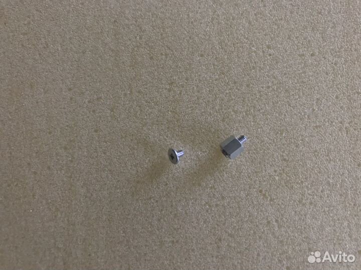 Продам винт со стойкой для крепления M2