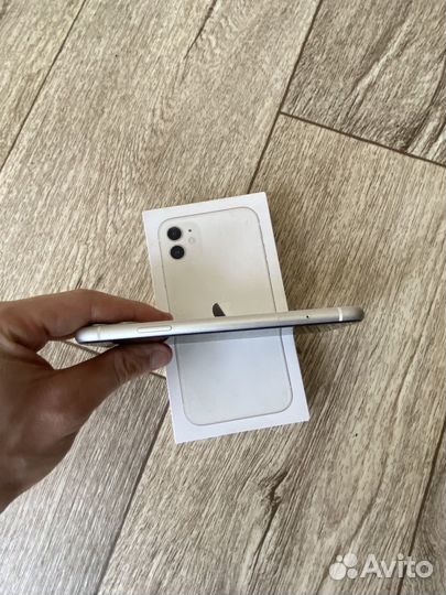 iPhone 11 128 gb акб 82