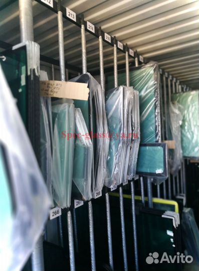 Стекло правое верхние подвижное JCB 8035 zts