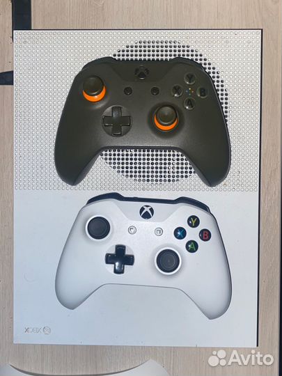 Xbox One s 500 gb 2 геймпада