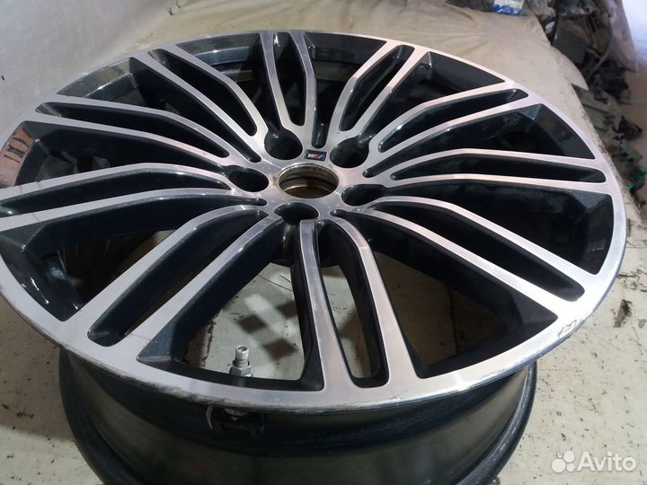 Диск BMW G30 664M R19 8J ET30 21580