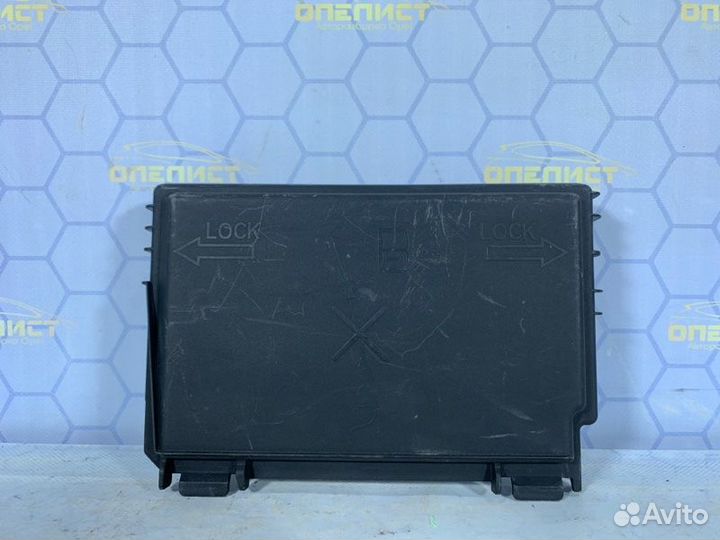 Крышка блока предохранителей Opel Corsa D