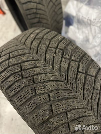 Michelin X-Ice North 4 255/35 R19