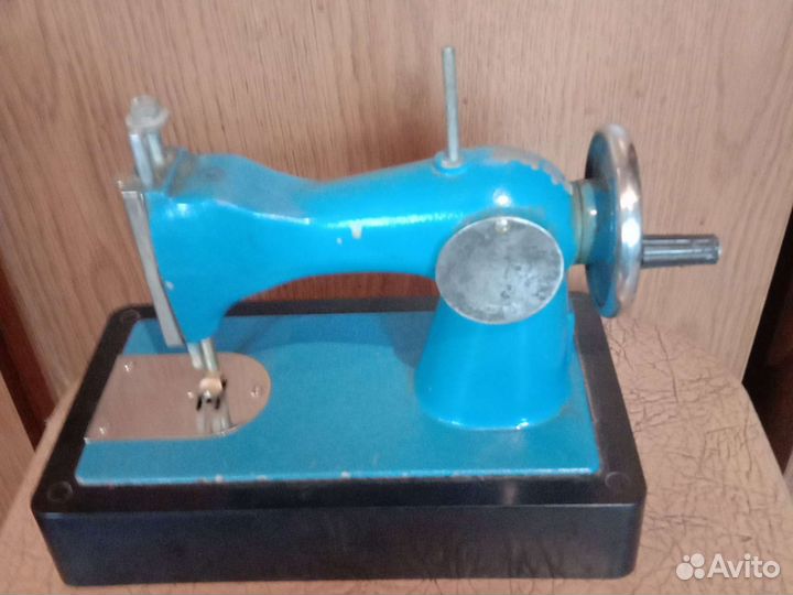 Детская швейная машинка