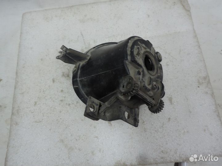 Фара противотуманная правая Volkswagen Touareg 200