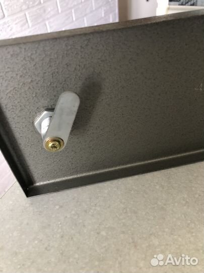 Сейф металлический